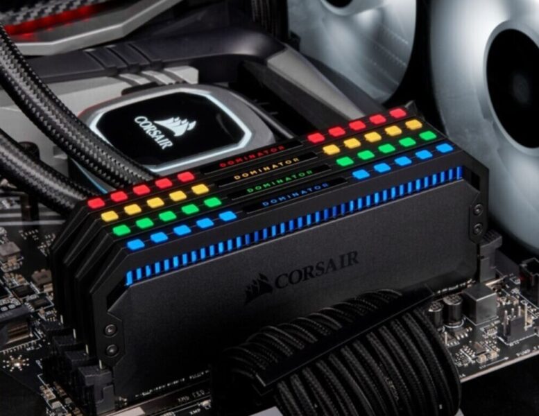 CORSAIR 16GB (2x8GB) Dominator Platinum RGB Siyah DDR4 3600MHz