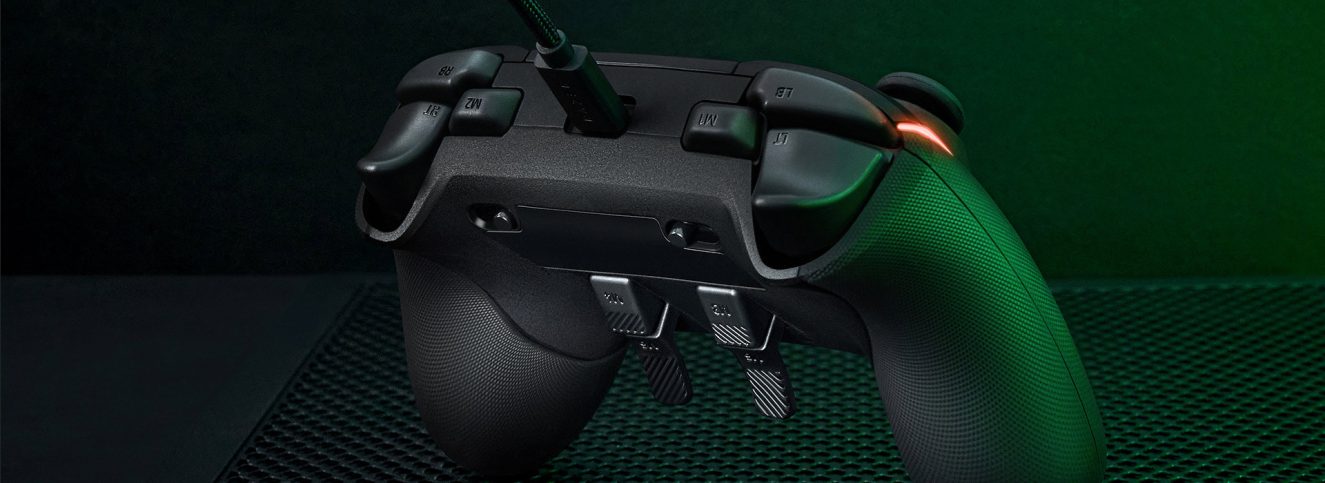 Razer Wolverine V2 Chroma RGB Arcade For Xbox Beyaz Gamepad (RZ06