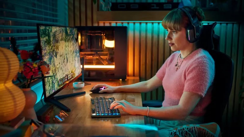 Logitech G915 X Lightspeed Tkl Low Profile Tactile Switch İngilizce Kablosuz Siyah Gaming Klavye (920 012721) H1