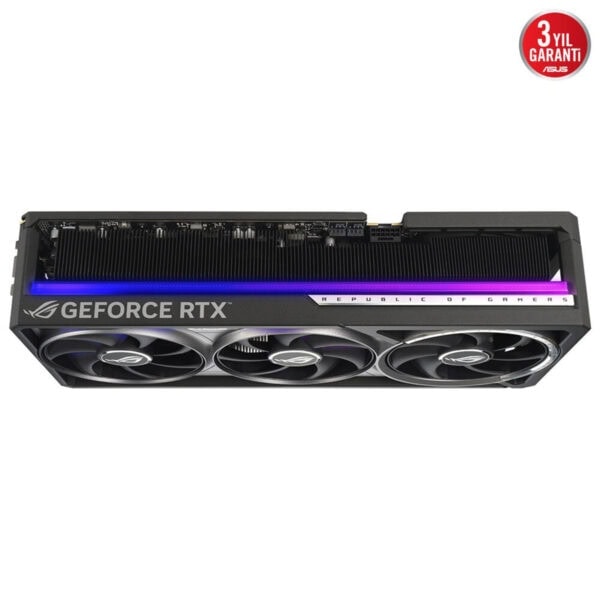 Yüksek performanslı ASUS GeForce RTX ekran kartı, RGB aydınlatmalı tasarımıyla oyun ve grafik işlemleri için ideal. Üç adet soğutucu ve gelişmiş soğutma teknolojisi ile üstün oyun deneyimi sağlar.