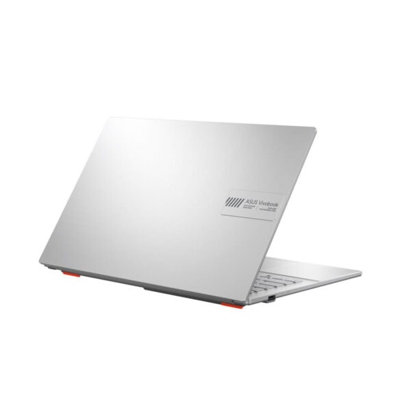 Gümüş rengi ASUS Vivobook dizüstü bilgisayar, modern ve şık tasarım, hafif ve taşınabilir güç, yüksek performans, oyun ve çalışma için uygun, OLED ekran ile yüksek çözünürlük, pratik kullanım özellikleri.