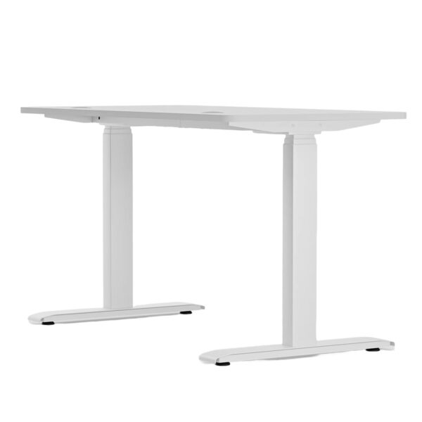 Örgü bilgisayar masası, beyaz tasarımı ve modern görünümü ile çalışma veya oyun alanları için ideal. Ayarlanabilir yükseklik ve sağlam yapı ile konfor sağlar.