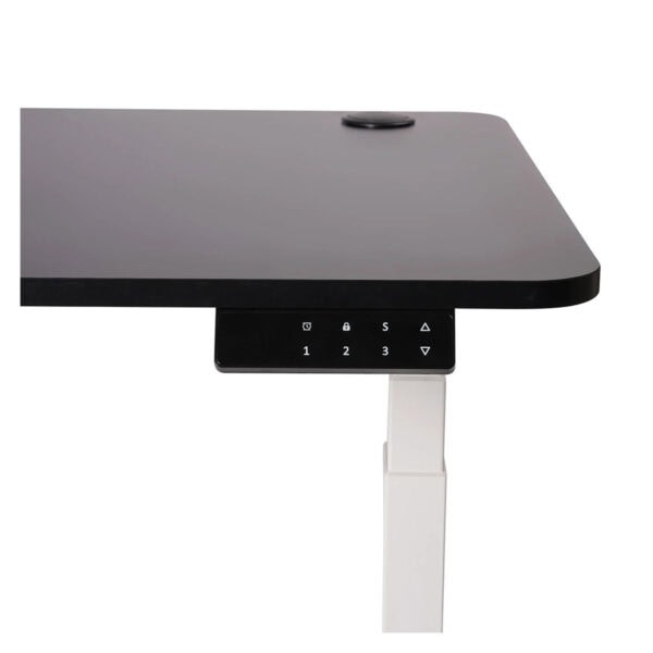 Gelişmiş özelliklere sahip yüksek teknolojili bilgisayar veya oyuncu masası, modern tasarım ve kullanışlı kontrol paneli ile pratik kullanım sağlar.