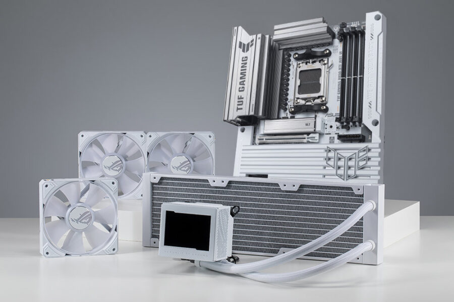 Güçlü oyun bilgisayarı soğutucu ve donanım bileşenleri ile beyaz renkli açık sistem, yüksek performanslı gaming setup.