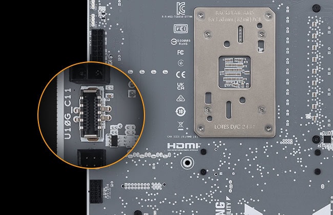 Uyumlu HDMI bağlantı noktası bulunan bilgisayar anakartı, detaylı teknik görüntü.