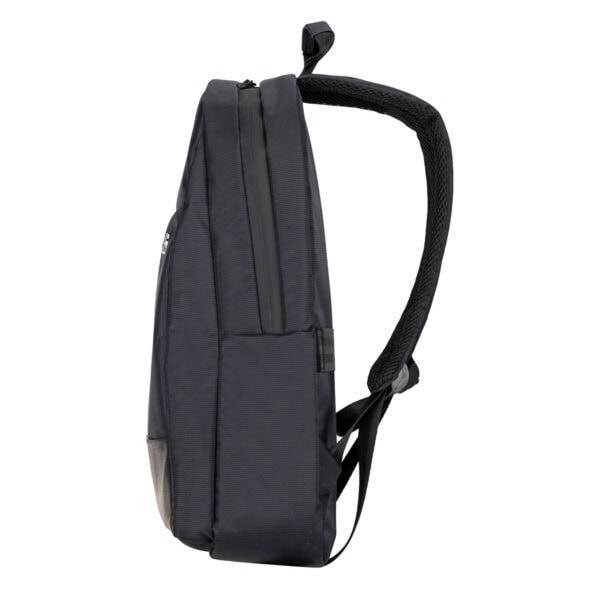 Günlük kullanıma uygun siyah sırt çantası, hafif ve dayanıklı malzemeden yapılmış, fazla eşya taşıma alanı ve rahat askılarıyla seyahat ve okul için ideal.