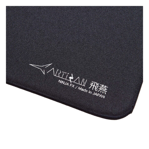 Yüksek kaliteli Siyah Ninja FX Mouse Pad, Japonya'da üretildi, ergonomik tasarım ve dayanıklılık sağlar. Gaming ve ofis kullanımı için mükemmel bir seçimdir.