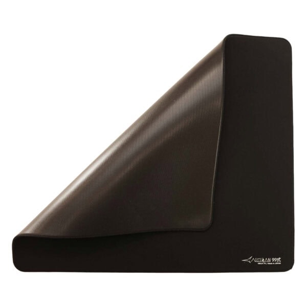 Yüksek kaliteli bilgisayar ve oyuncu ekipmanları için tasarlanmış siyah mousepad, hızlı hareket ve hassasiyet sağlar. Günlük kullanım ve oyun performansını artırmak için mükemmel bir seçimdir.