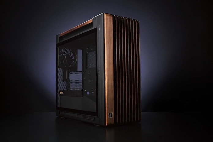 Yüksek performanslı oyun bilgisayarı kasası, şık ve modern tasarımıyla dikkat çekiyor. Hava akışını artıran soğutma sistemleri ve geniş iç hacmi ile en yeni oyunlar için mükemmel tercih.