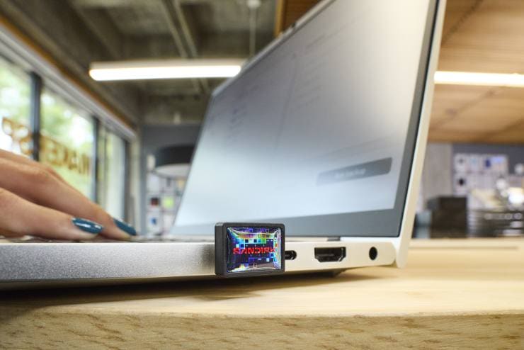 Oyun ve bilgisayar sektörü için tasarlanmış yüksek hızlı USB bellek. Nintendo Switch ve diğer platformlar ile uyumlu. Güvenli ve hızlı veri aktarımı sağlar.