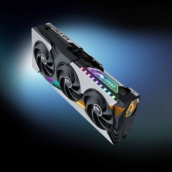 Gelistirilmiş RGB ışıklandırma ve gelişmiş soğutma sistemi ile oyun performansını artırır.