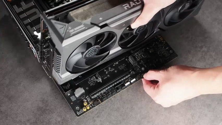 ASUS TUF GAMING B850M-PLUS WIFI7 Anakart H18