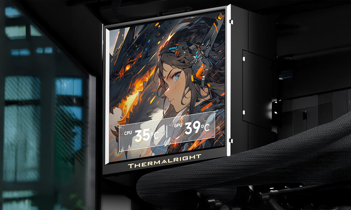 3,95 inç kare IPS tam ekran