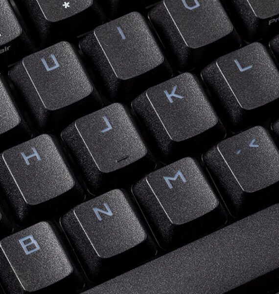 ASUS ROG Azoth Extreme ROG NX Snow kablosuz mekanik gaming klavye, 8K Hz RGB aydınlatma ve yüksek performanslı tuşlar ile oyun deneyimini artırır.