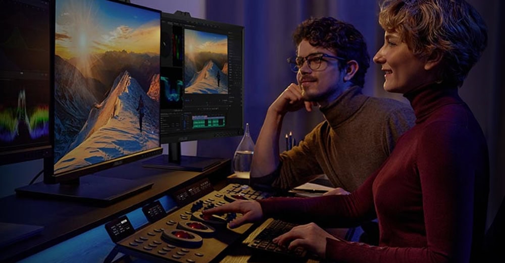 Yüksek çözünürlüklü ASUS ProArt OLED PA32DC 31.5 inç 4K UHD OLED monitör, renk doğruluğu ve geniş renk gamı ile profesyonel grafik ve video düzenleme için ideal.