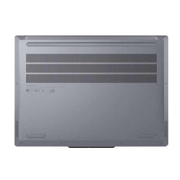 Lenovo ThinkBook 16p G6 dizüstü bilgisayarın arka paneli, soğutma ızgaraları ve bağlantı noktalarıyla detaylı görünüm.
