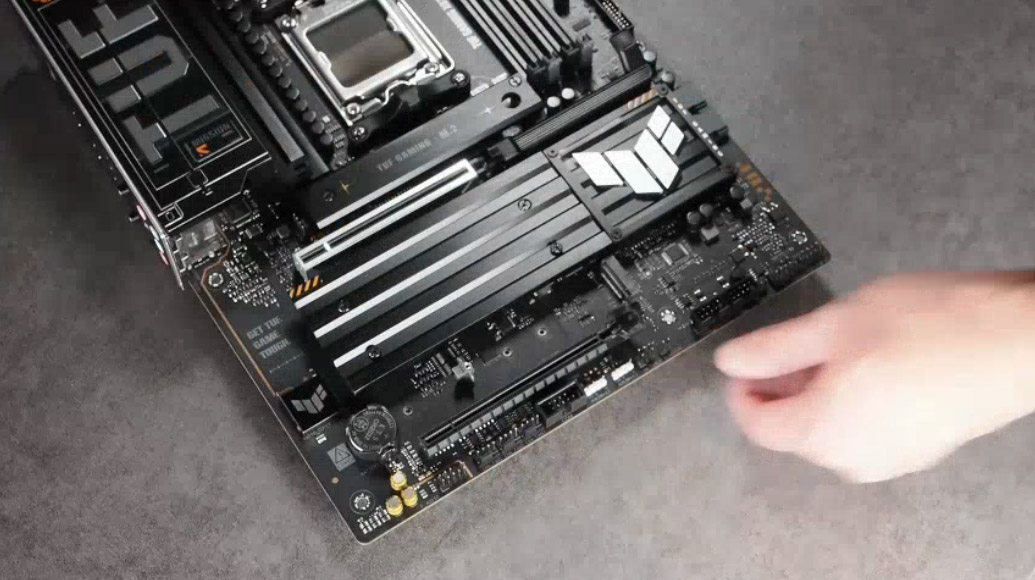 TUF GAMING B850M-E WIFI ASUS TUF GAMING B850M-E WIFI 8000MHz (OC) DDR5 Soket AM5 M.2 HDMI DP mATX Anakart h16