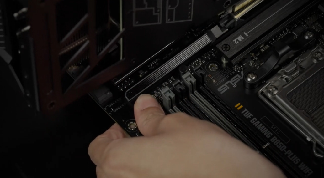 TUF GAMING B850-E WIFI ASUS TUF GAMING B850-E WIFI 8000MHz (OC) DDR5 Soket AM5 M.2 HDMI DP ATX Anakart h18