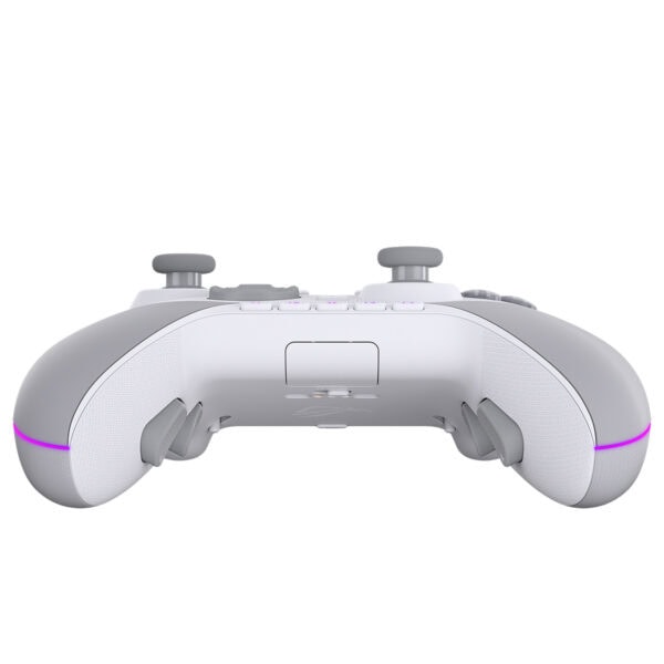 Beyaz renkli ASUS ROG Raikiri II Pro kablosuz oyun kontrol cihazı, ergonomik tasarım ve gelişmiş joystick özellikleriyle öne çıkıyor.
