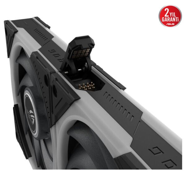 ASUS ROG Eurux GR120 ARGB 120mm üçlü kasa fanı bağlantı konnektörü ve mühürlü tasarım detayları.