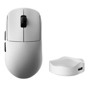 Kablosuz oyun faresi Scyrox V8S için beyaz silikongomik tasarım ve yanında docking istasyonu, USB-C bağlantısı.